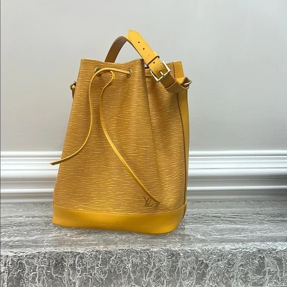 Louis Vuitton Yellow Epi Leather Bucket Shoulder Bag - Picture 11 of 16